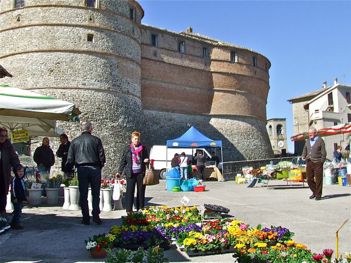 Sassocorvaro mit rocca